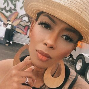 Meet your Posher, Angel